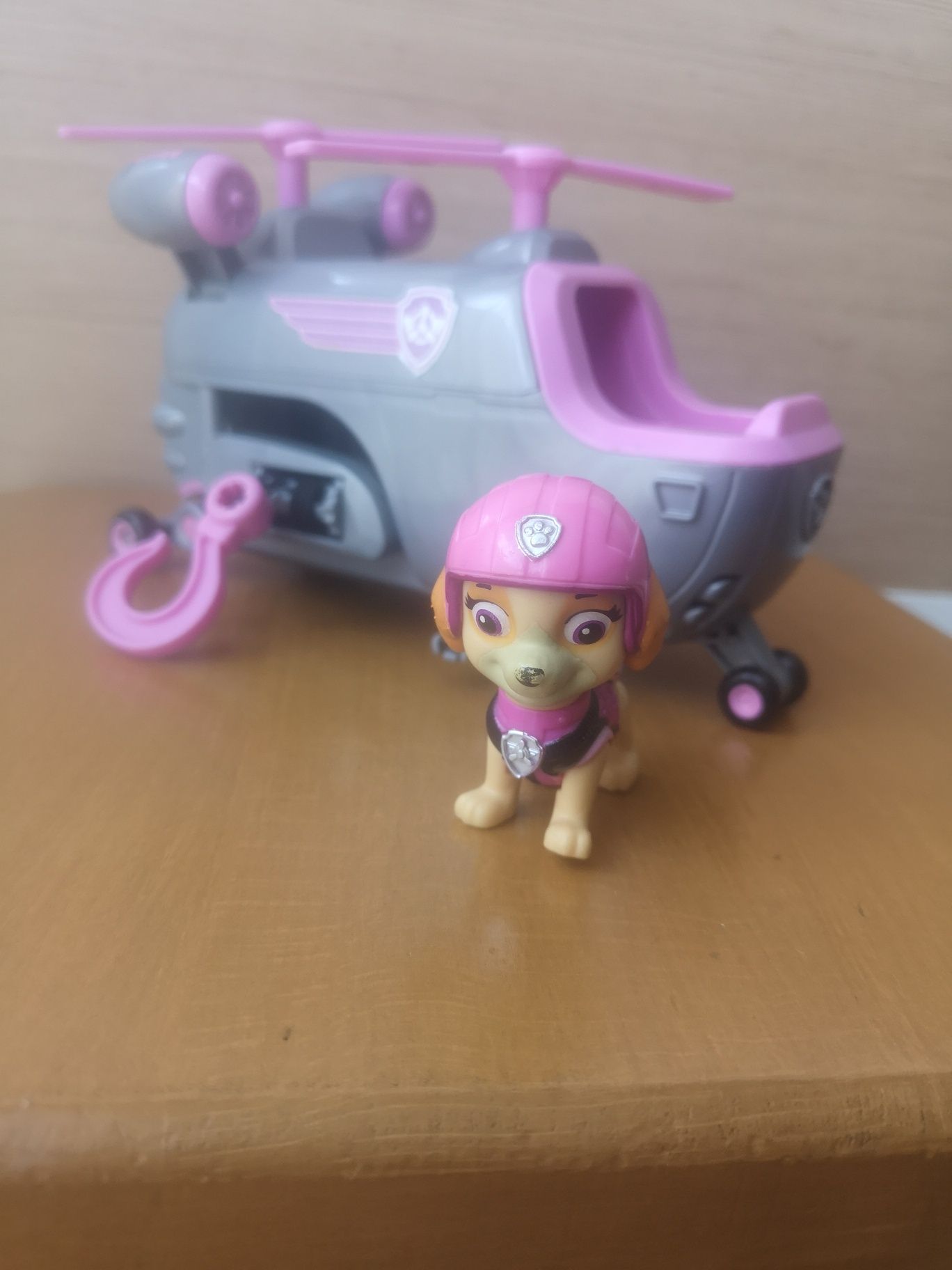 Psi patrol pojazd Skye z figurką