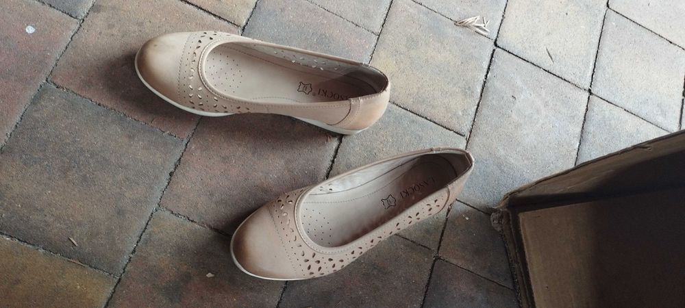 Damskie półbuty na małym koturnie 37 LASOCKI