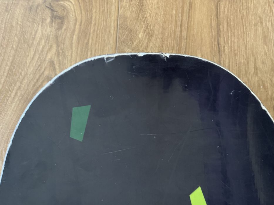 Deska snowboardowa GNU Carbon Credit Asym 153 cm, wiązania Burton