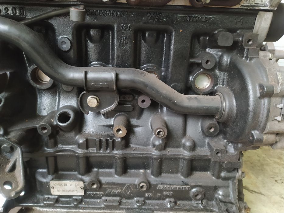 Двигун 2.5 DCI Рено... Опель