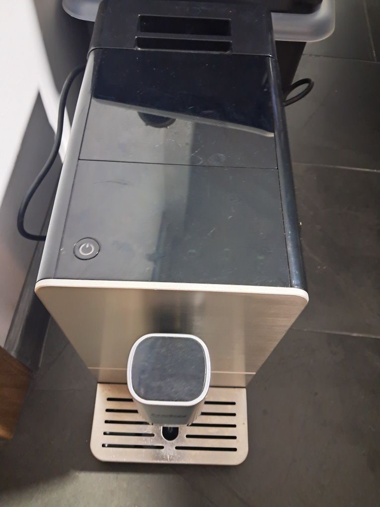 Ekspres do kawy BEKO CEG5331X