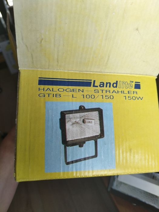 Lampa halogenowa z żarnikiem zewnętrzna