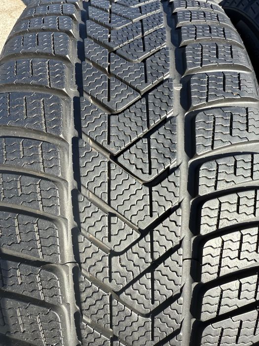Opony 235/45R18 Pirelli Winter Sottozero3 22rok