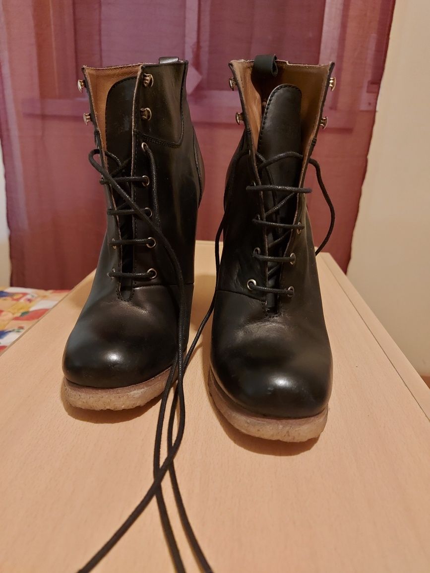 Botas / botim pretas tam39