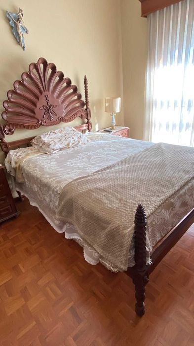 Mobília de Quarto completa em Mogno