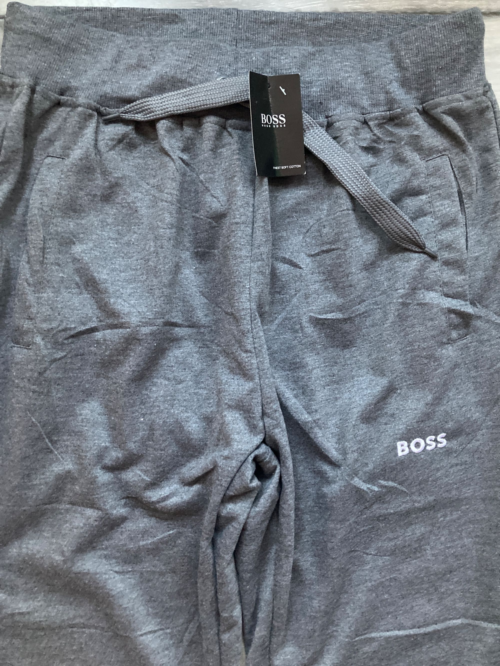 Nowe spodnie dresowe XL / XXL Hugo Boss