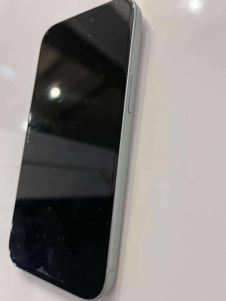 Iphone 15, 89%  bateria
