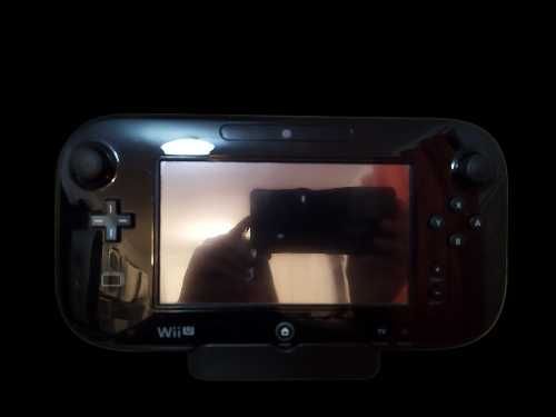 Nintendo Wii U Premium 32GB + GamePad (Desbloqueada)