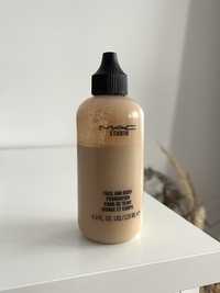 MAC Face and Body Foundation ( C3 )