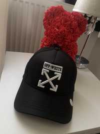 Czapka off white