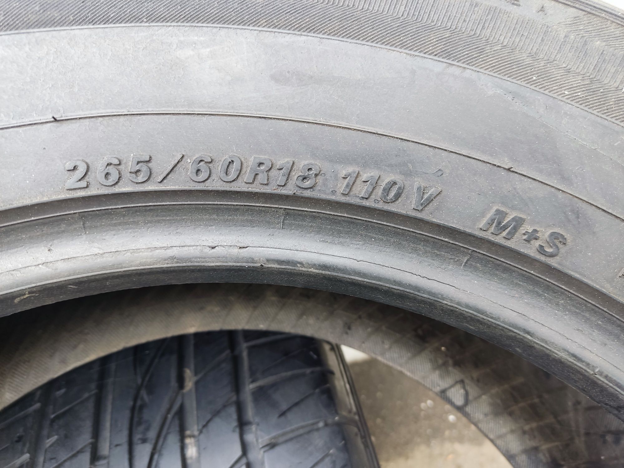 Продам пару шин 265/60R17 Falken