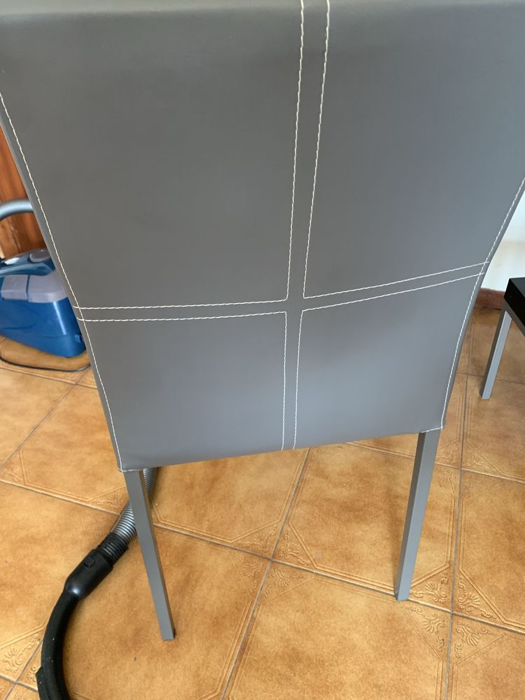Cadeira em polipele