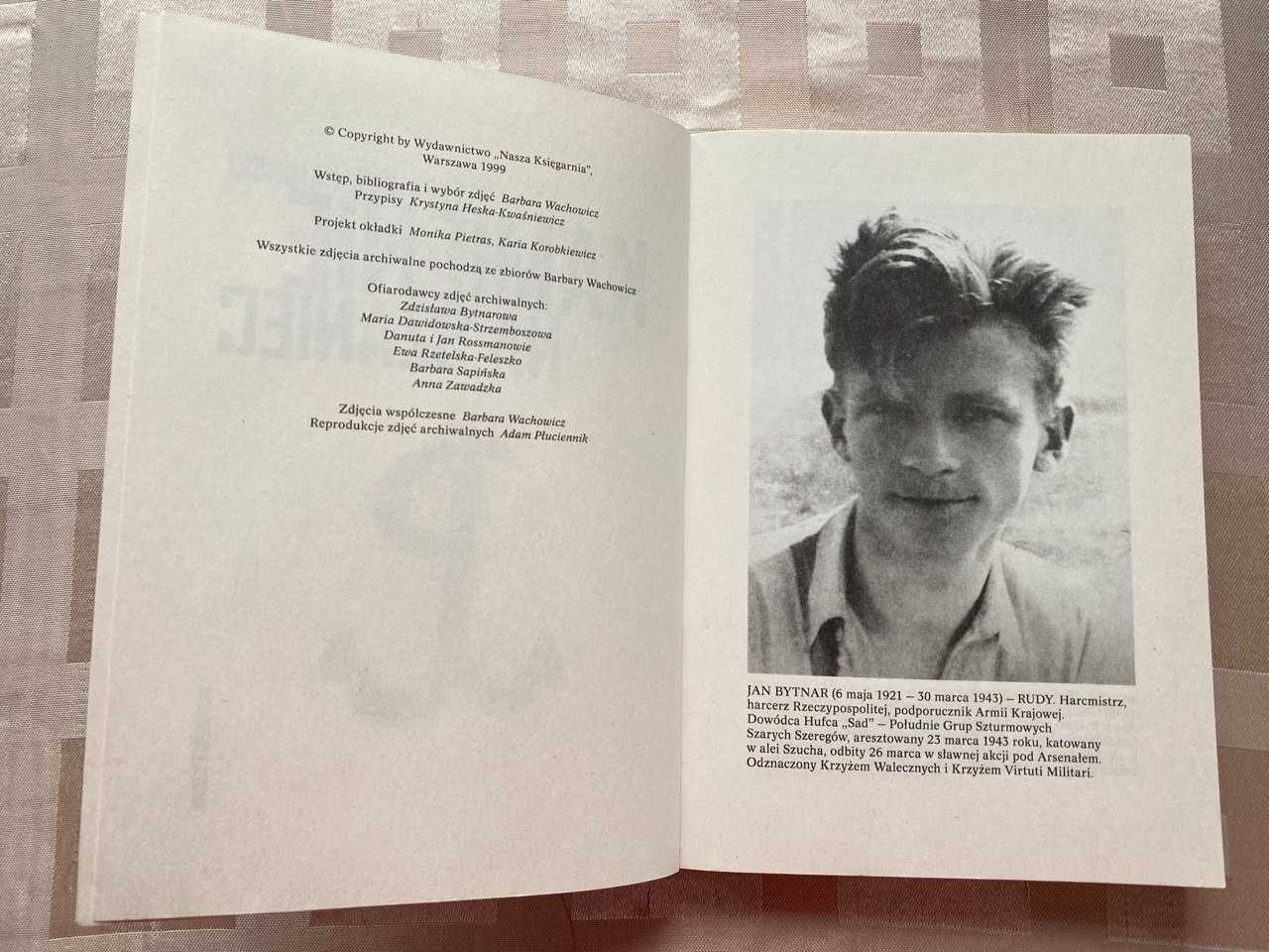 Książka Kamienie na szaniec - Aleksander Kamiński