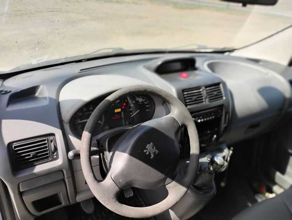 Peugeot expert rok 2010 klima 2l l2h1