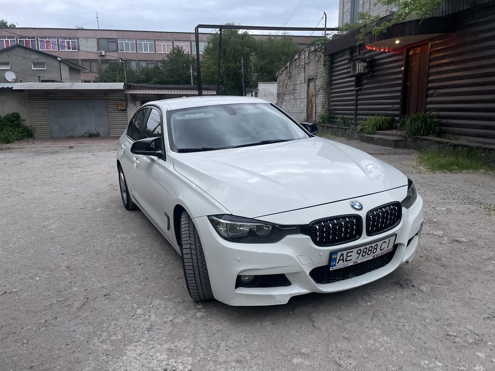 Продам BMW 320i рестайл