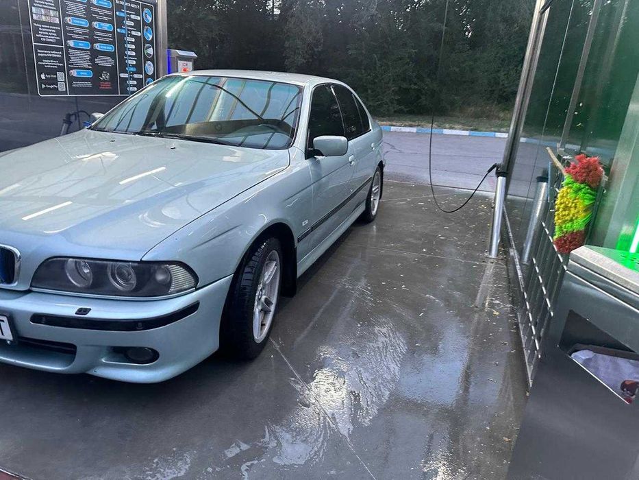 Продам BMW E 39 528i