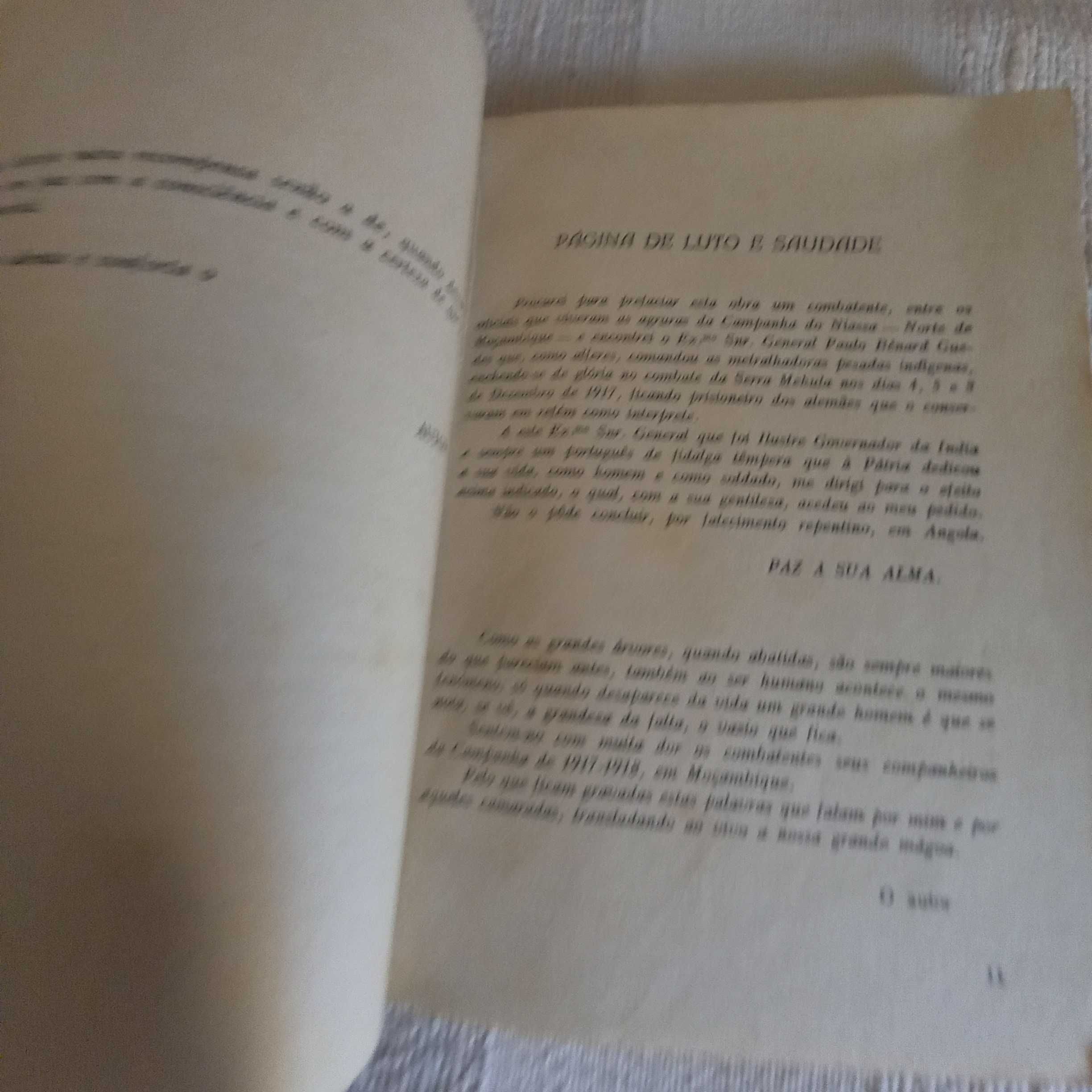 Livro antigo sobre Moçambique