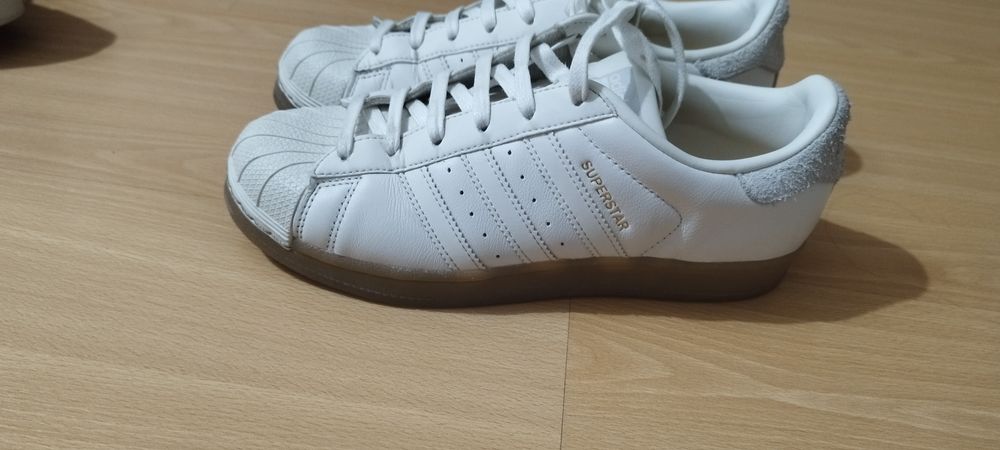 Sapatilhas adidas superstar beje