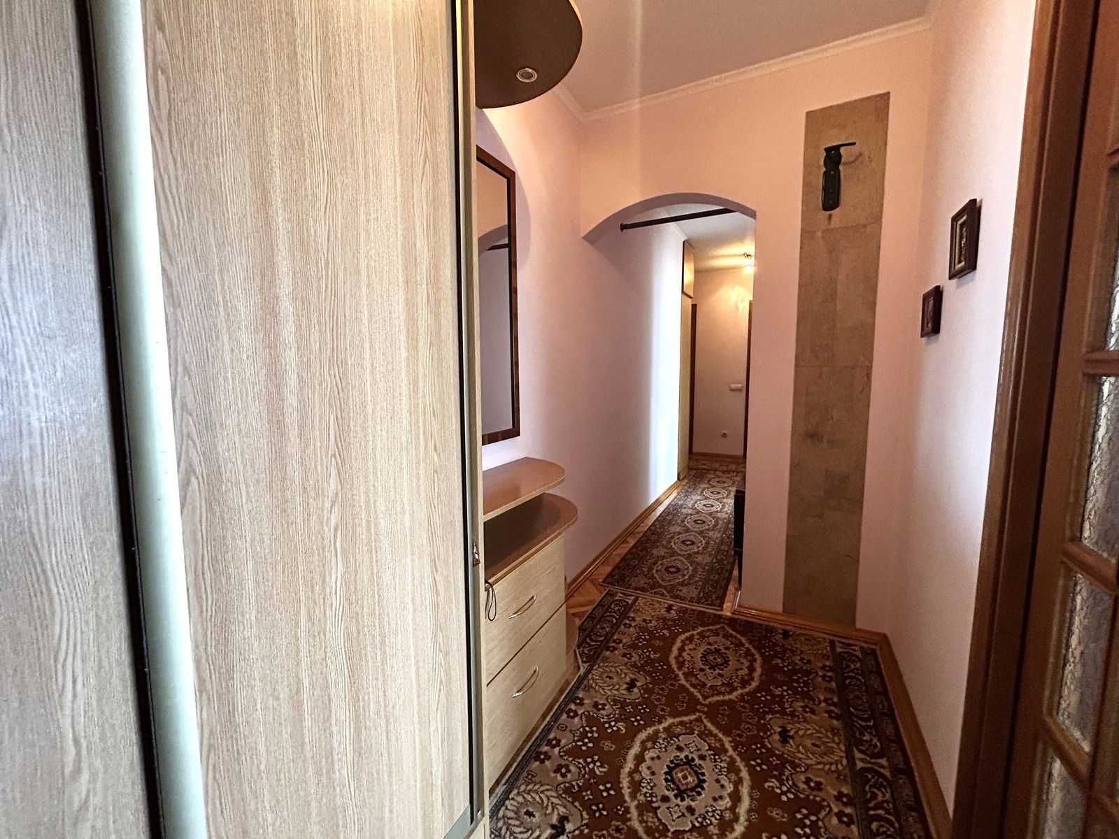 Здається простора 2-кімнатна квартира, вул. Павела Йозефа Шафарика, 8