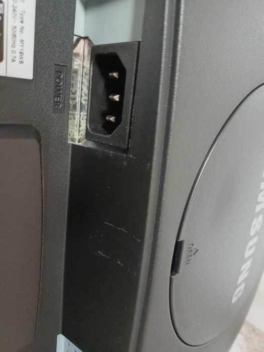 Monitor computador p/reparação