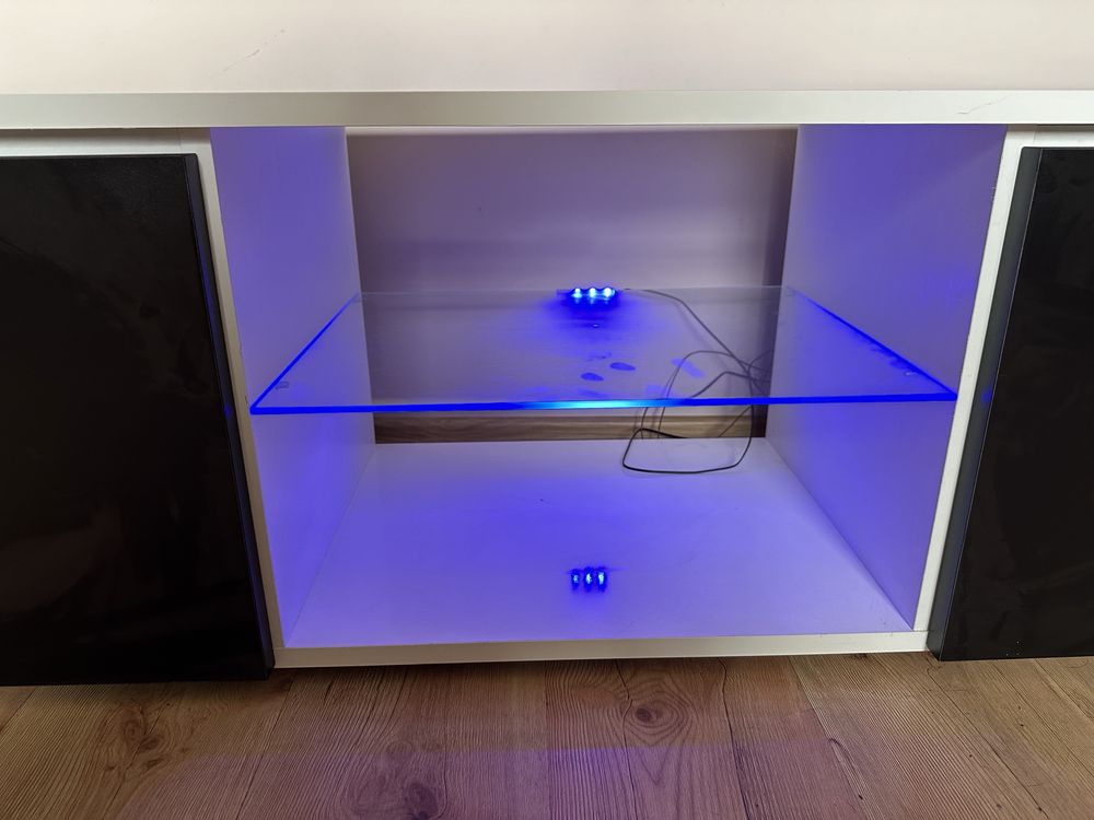 Szafka LED pod TV