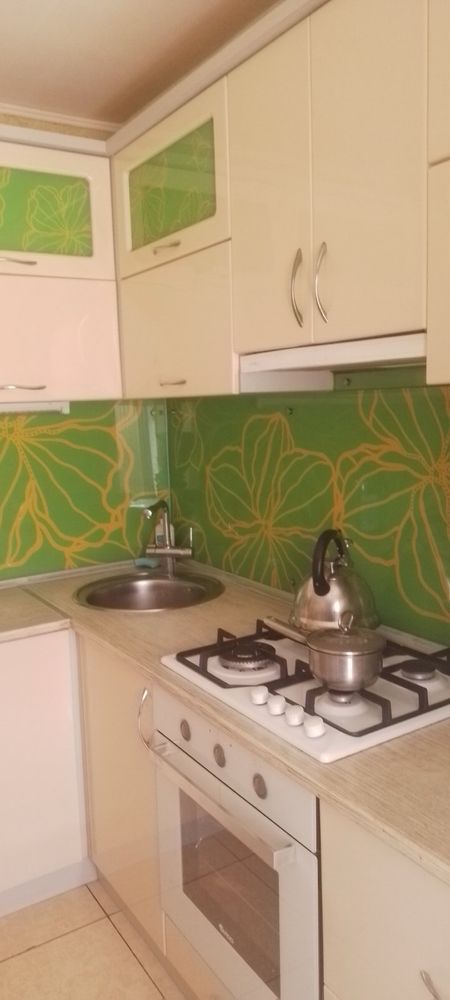 Продаётся 2 ком. кв . ул. Автозаводская на Песках!