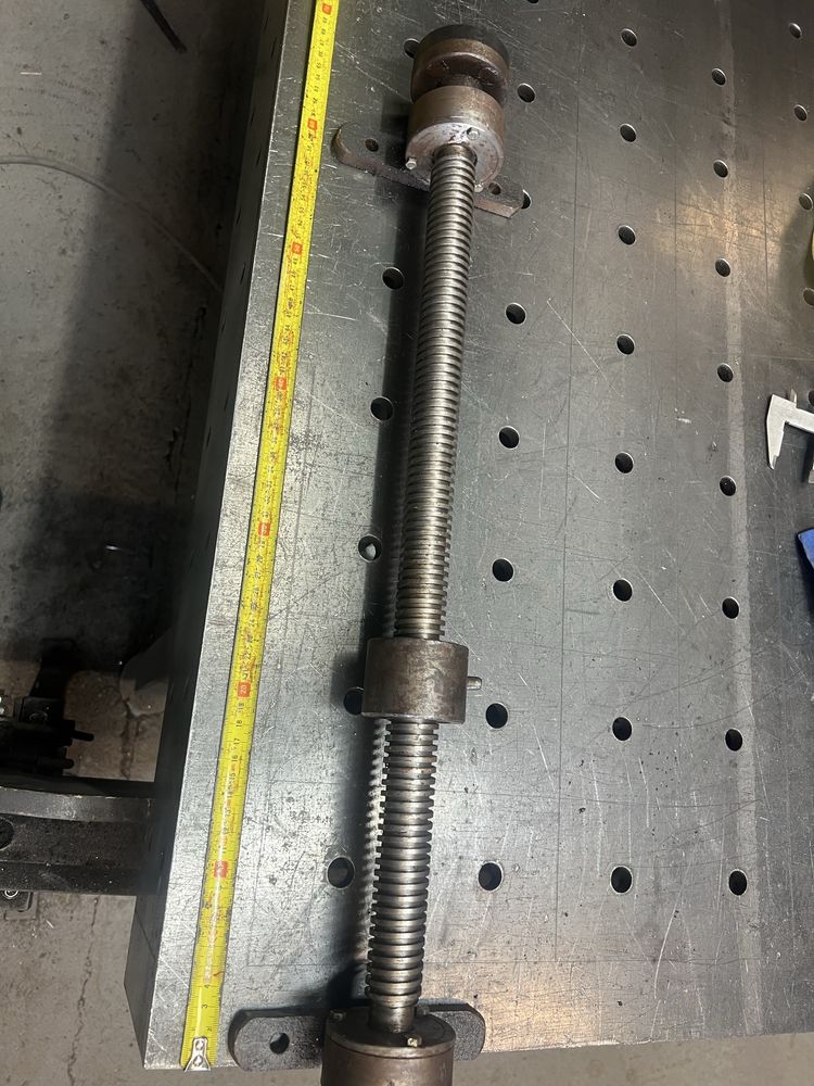 Sruba trapezowa posow cnc