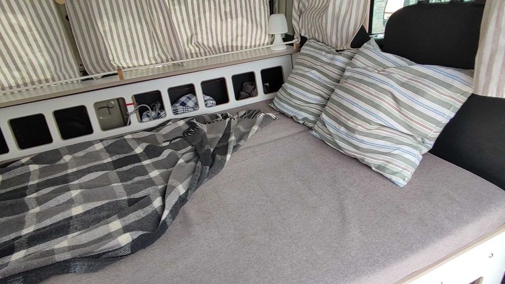 Ford Transit Custom 2.0D z roku 2017 - f VAT 23 - 9 osób lub 3 z paką