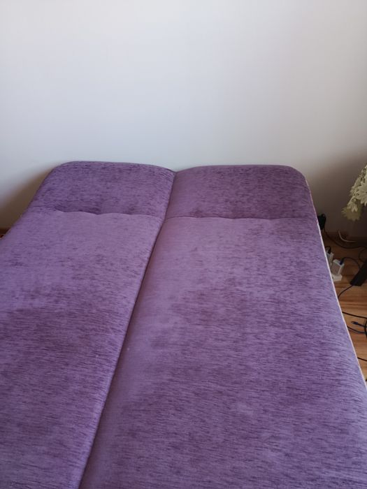 Do sprzedania wersalką używana z pojemnikiem na pościel.W bardzo dobry