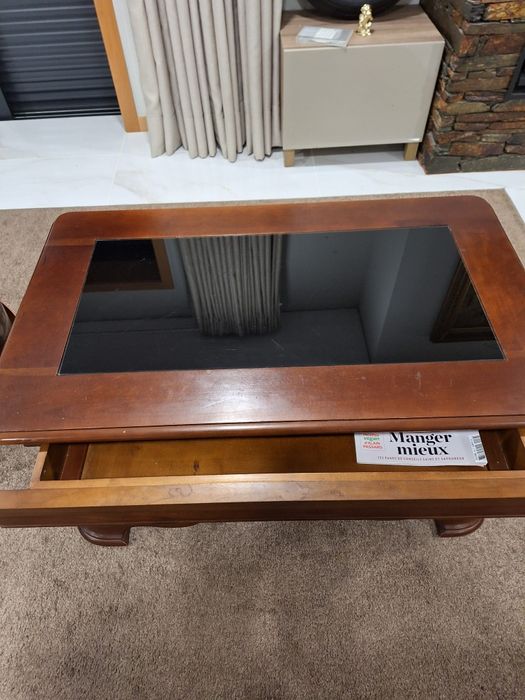 Mesa em mogno de sala