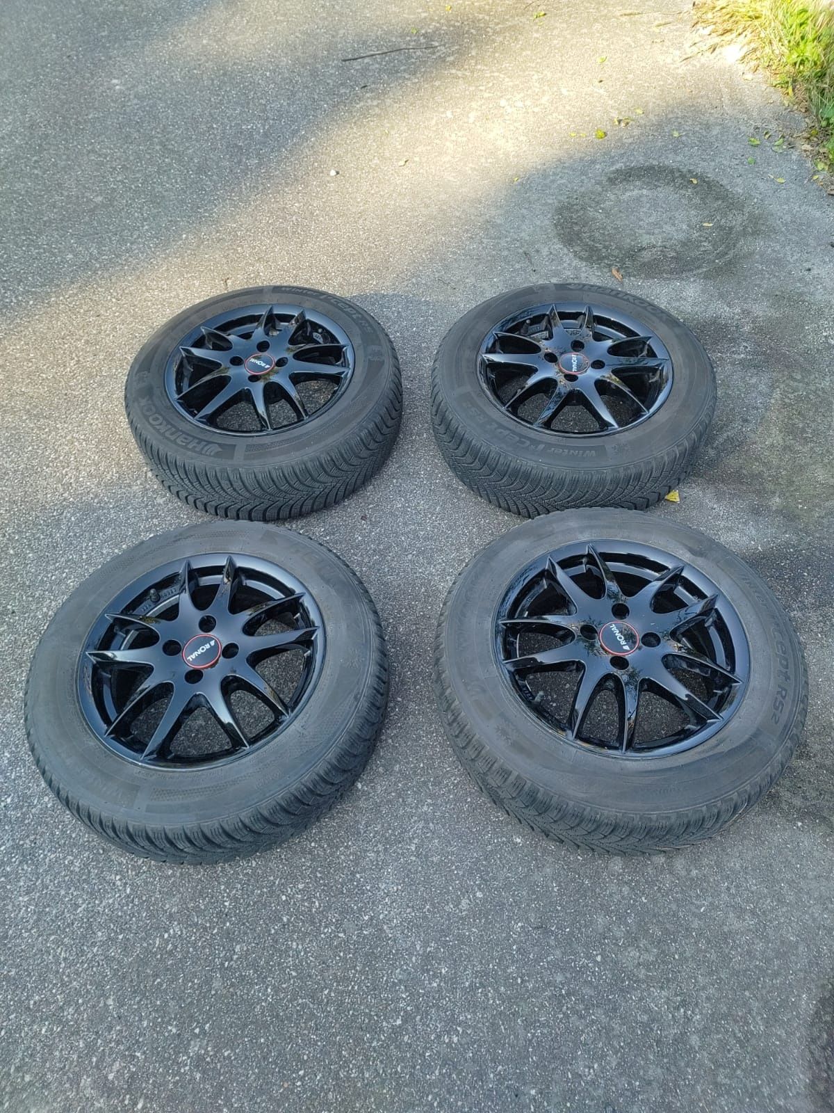 Felgi aluminiowe zimowe wraz z oponami zimowymi 185/65 R15 88h