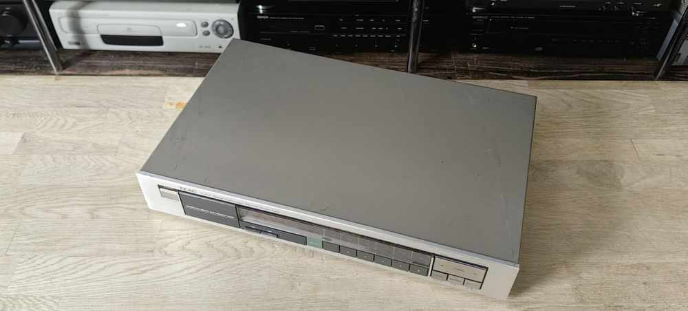 Тюнер TEAC T-707