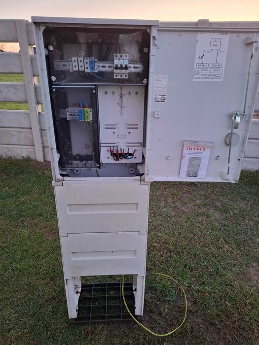 Skrzynka elektryczna budowlana z kablem