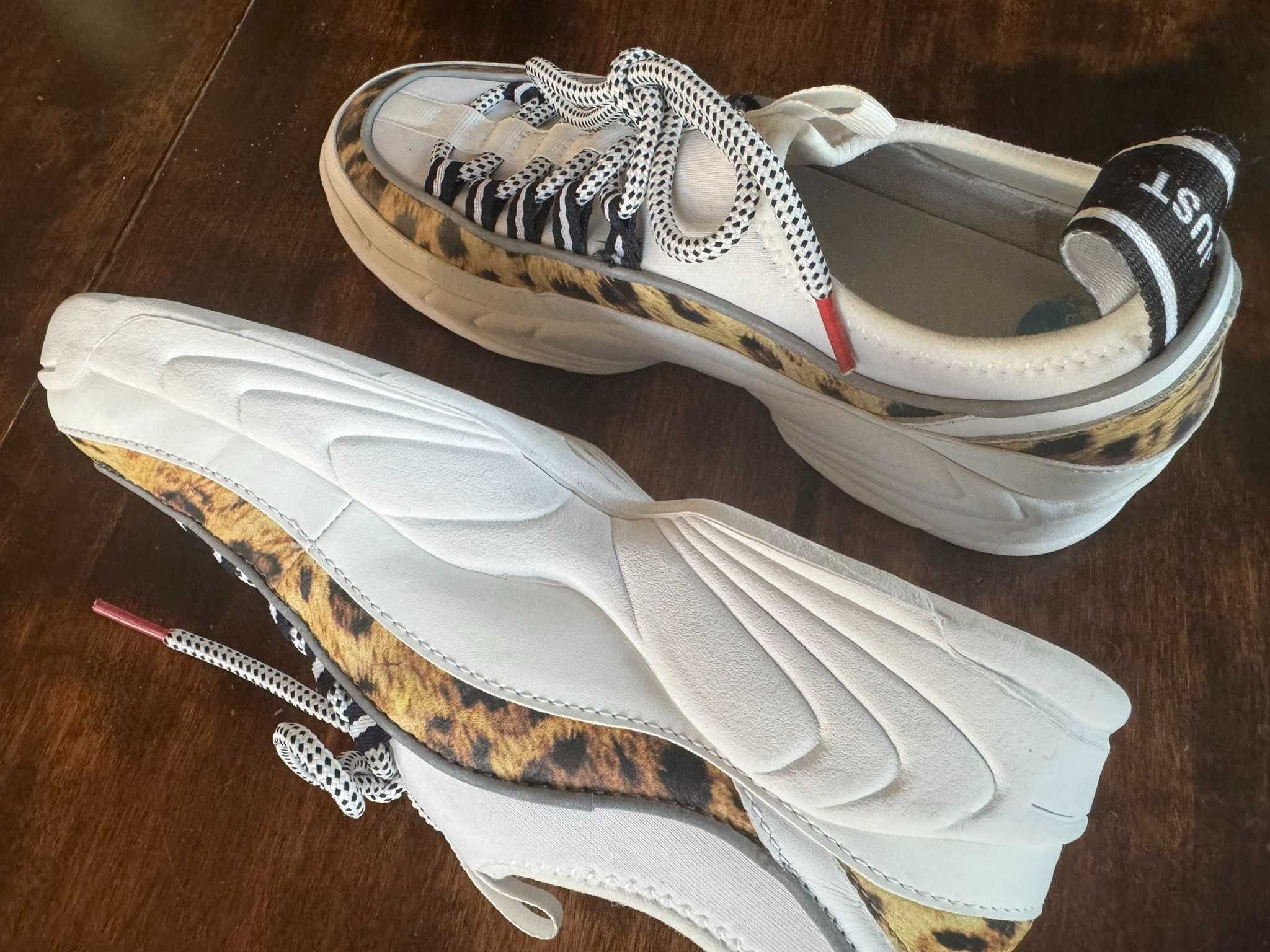 Piękne sneakersy Just Cavalli r.39 białe z panterką