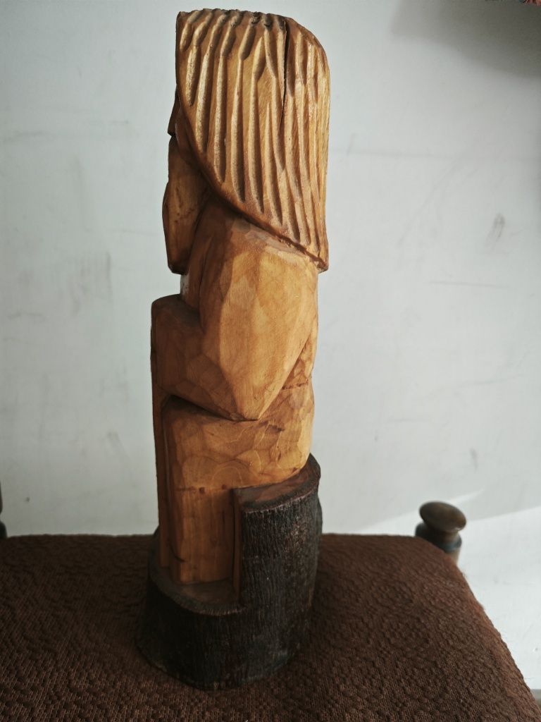 Ręcznie Rzeźbiona Figurka - Stary Mędrzec z Laską, Drewno