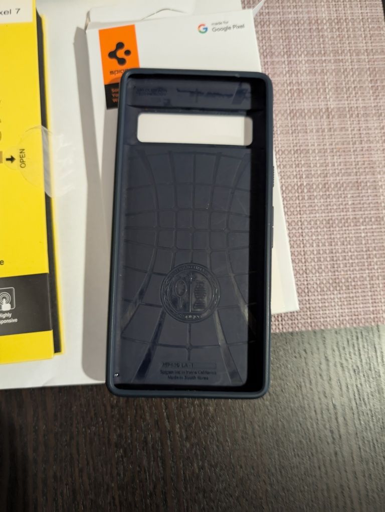 Etui  case Google Pixel 7 Spigen plus szkła ochronne Białystok