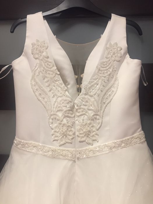 Suknia ślubna ecrui na duży biust