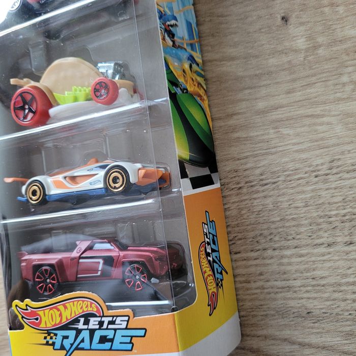 Hot Wheels let's race netflix JBJ79 na prezent