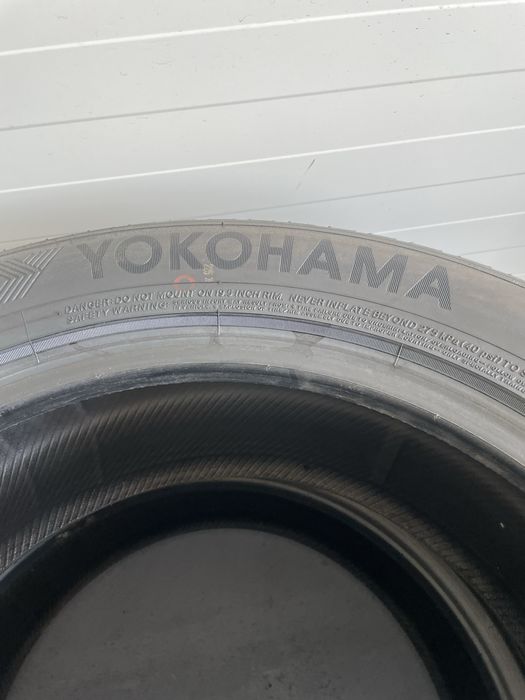 2x OPONY ZIMOWE Yokohama BluEarth Winter V905 235/55/19 101V
