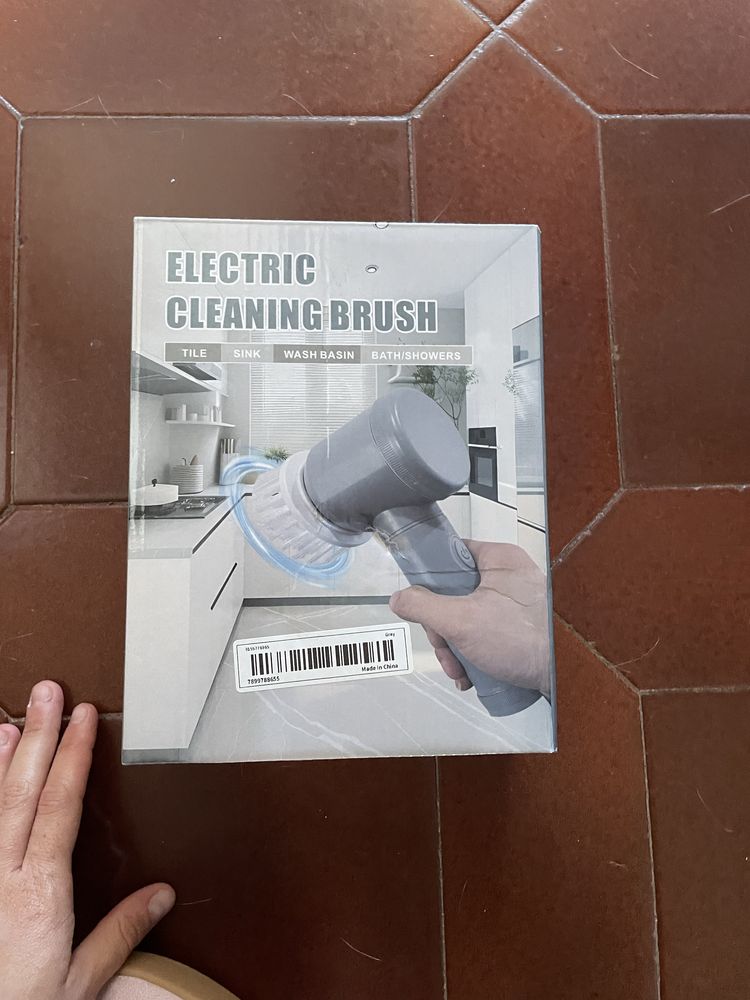 Escova de limpeza eletrica