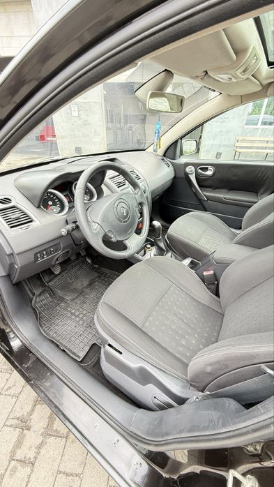 У продажу Reno megane 2