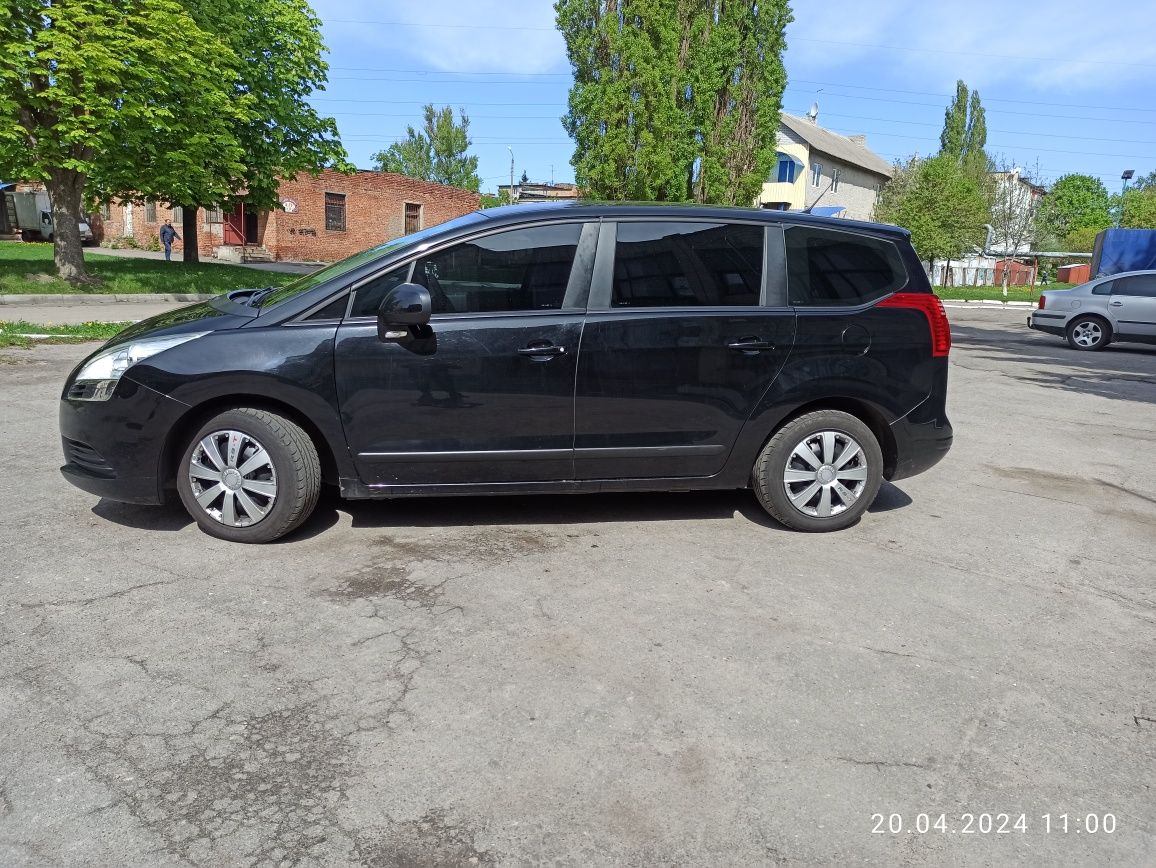 PEUGEOT 5008, 2010