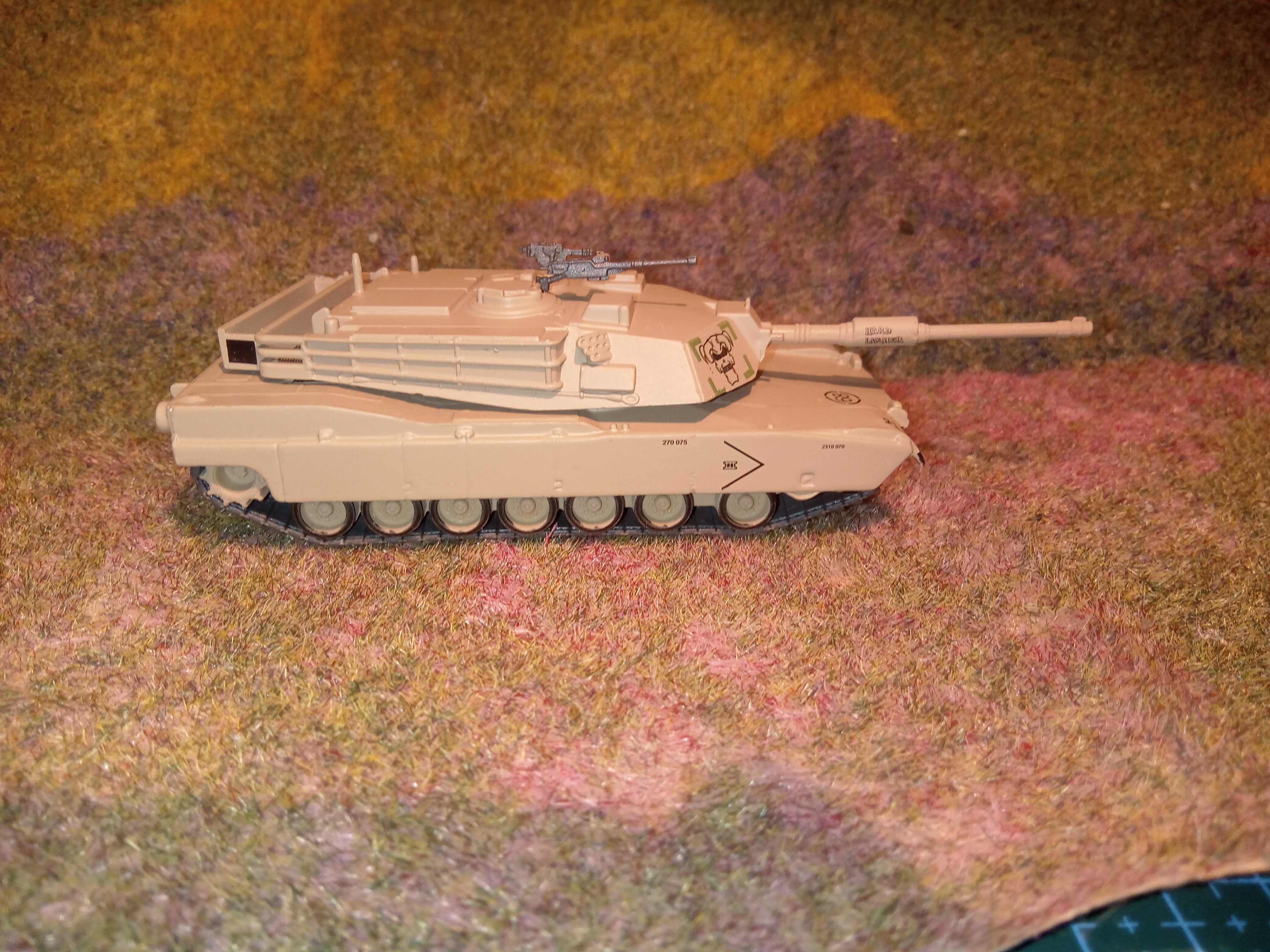 model czołgu ABRAMS M1     skala 1/72