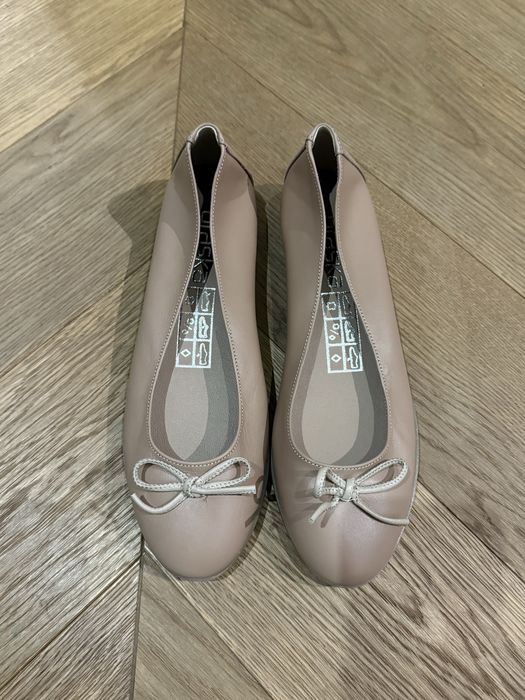 класичні балетки чорні та бежеві 38р