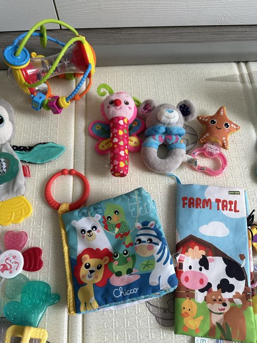 Іграшки дитячі від народження