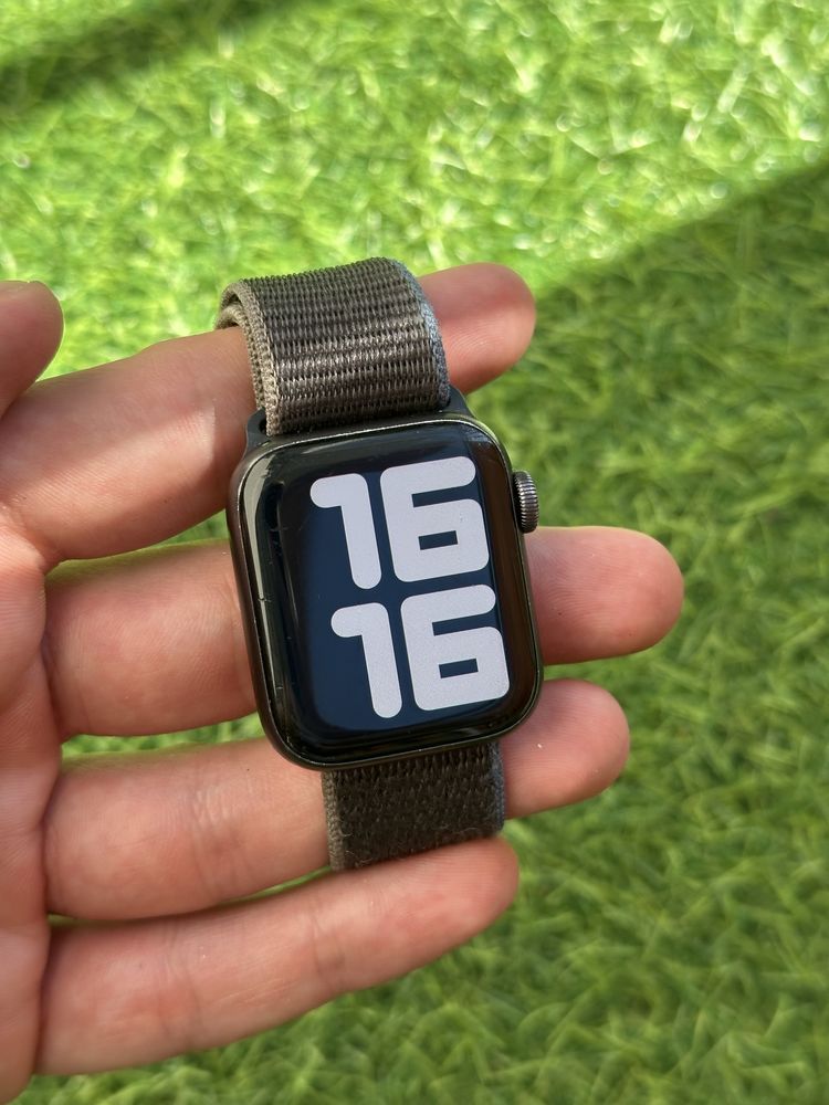 Apple Watch SE czarny polnoc cellular LTE