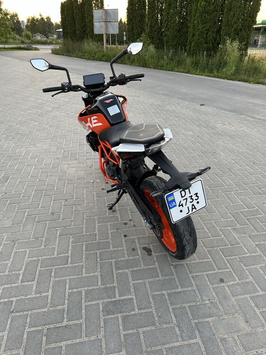 Мотоцикл KTM DUKE 390