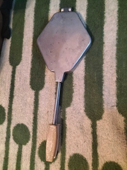 Forma do pieczenia orzeszkow ciężka prl