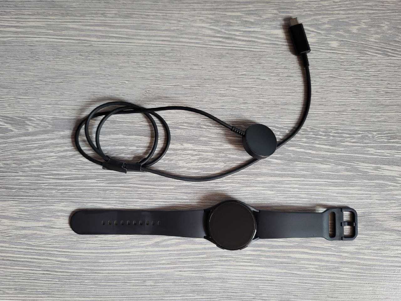 Смарт-годинник Samsung Galaxy Watch 5 40mm
