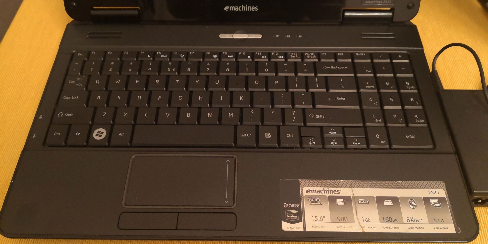 Laptop Acer emachines E525